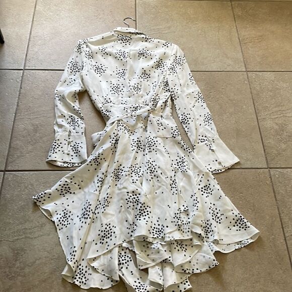 C/Meo Collective Caught Up Wrap dress - Medium - Picture 4 of 10